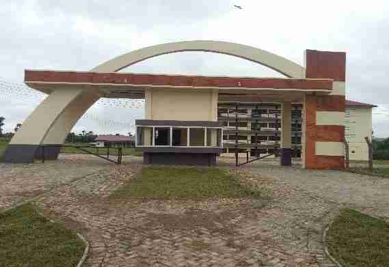 EFFIDUASE SENIOR HIGH/ TECH SCHOOL